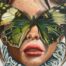 Zeitgenössisches Porträtgemälde einer Frau mit einem grün-gelben Schmetterling als Maske über den Augen. Surrealistische Öl- und Acryl-Malerei zum Thema Identität und Metamorphose.